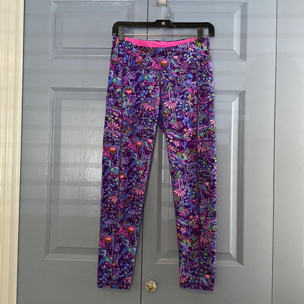 EUC Lilly Pulitzer LUXLETIC leggings Size M